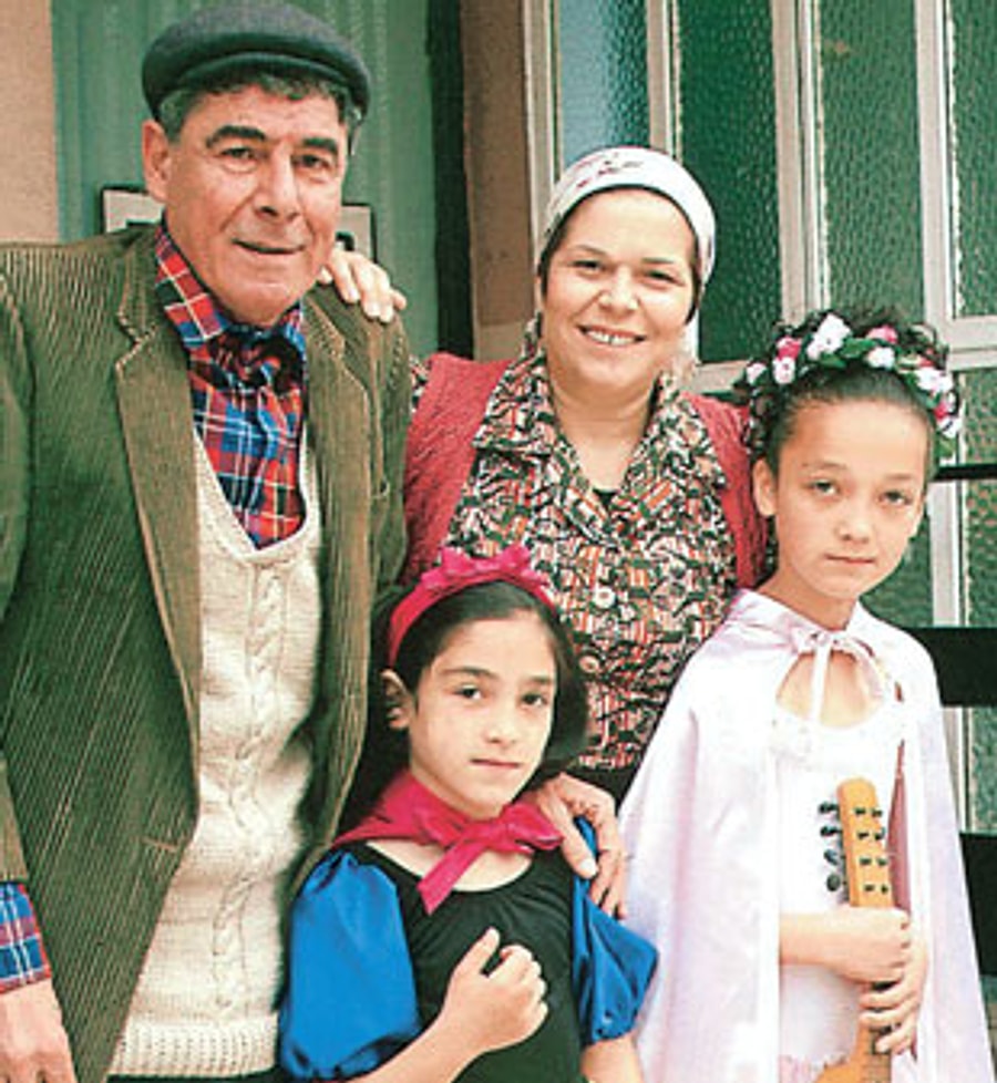 Küçük Ev Dizisi Oyuncuları
