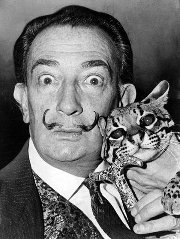 11. Bu iki eseri boyarken, Dalí'nin takıntıları değişti.