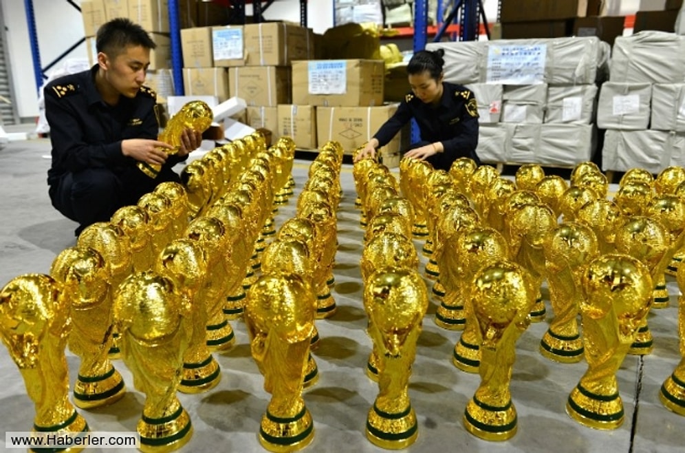 ÇİN'DE KAÇAK DÜNYA KUPASI YAKALANDI