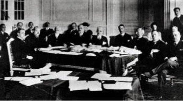 1946 -Milletler Cemiyeti dağıldı.