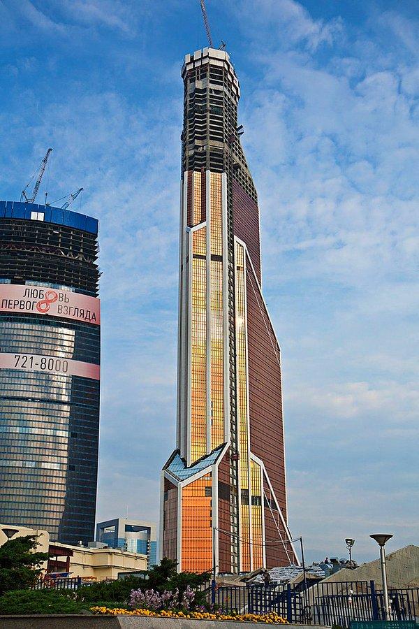 38. Mercury City Tower (Tamamlandı fakat tamamlanmış halinin iyi bir fotoğrafı yok)