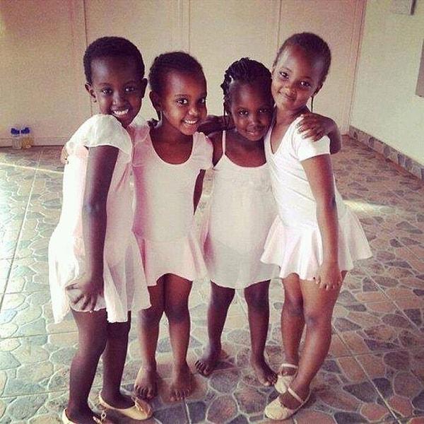 30. Soykırım sonrası Ruanda'da kurulan ilk bale okulunun öğrencileri fotoğrafçı Caroline Joan Peixoto tarafından ölümsüzleştirilmiş.