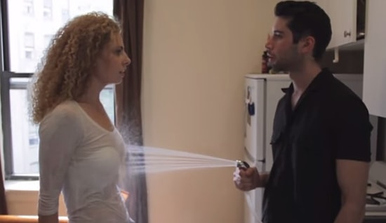 Sevgilinin Arkadaşıyla İstenmeyen Pozisyonlarda Yakalanmak