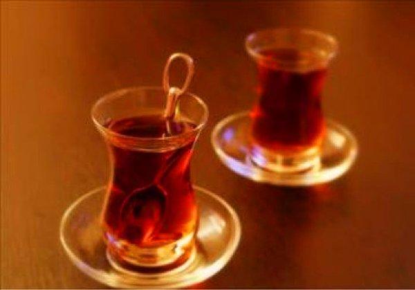 Türk çayı vücudun su dengesini koruma, kanser riskini azaltma, kanser yapıcı hücre oluşumunu engelleme, gerginlik ve uykusuzluğu gidermeye yarıyor.