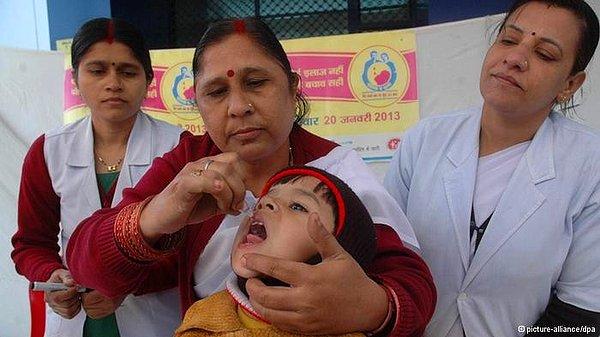 10. Hindistan'da hemşireler çocuk felci aşılarının ücretsiz olmasını sağladı. (2014)