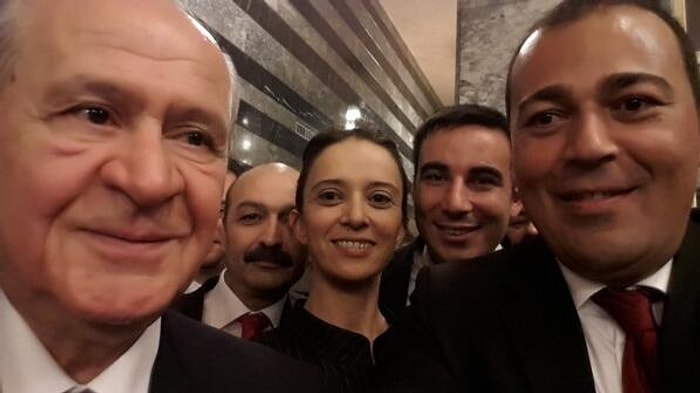 Selfie Rüzgarına Kapılan Son İsim Bahçeli Oldu