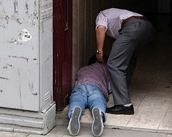 Ak Parti Önüne Bırakılan Çantanın Üzerine Atladı