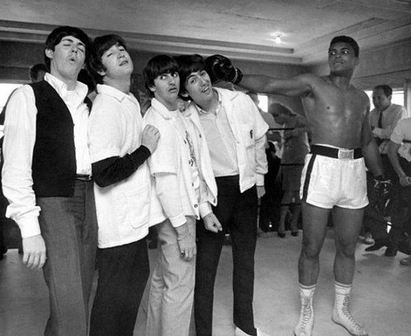 26. Muhammed Ali, The Beatles'e ders verirken