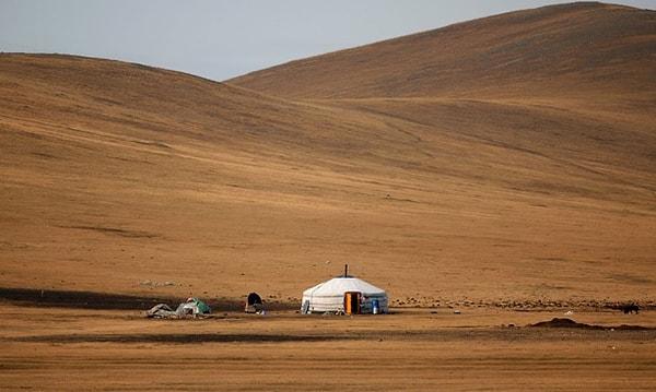 8. Komşuya oturmaya gitme ihtimalinizin en düşük olduğu ülke - Moğolistan