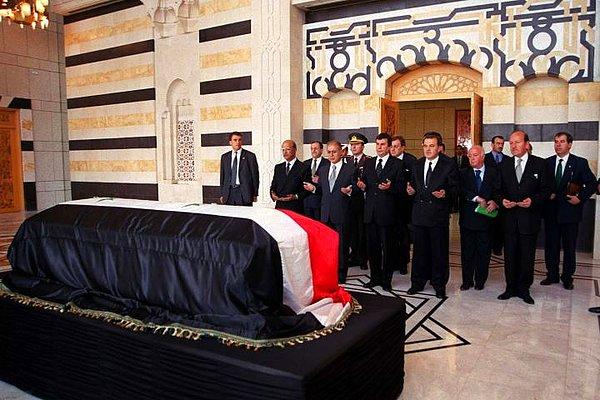 4. 2000 yılı iki ülke ilişkilerinde önemli bir dönüm noktasıydı. Türkiye Cumhurbaşkanı Ahmet Necdet Sezer, Suriye Devlet Başkanı Hafız Esad’ın cenaze törenine katıldı. Sonrasında da Suriye Başkan yardımcısı Abdülhalim Haddam Ankara’yı ziyaret etti.