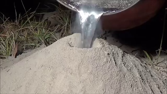 Karınca Yuvasına Eritilmiş Aliminyum Dökülürse