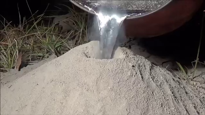Karınca Yuvasına Eritilmiş Aliminyum Dökülürse