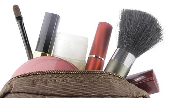 Makyaj Çantanızda Olması Gerekenler