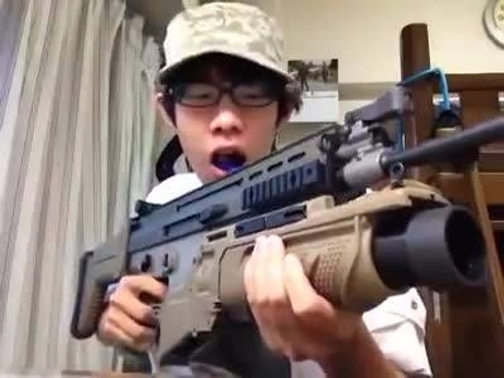 Tabancayla Diş Fırçalayan Yarım Akıllı Japon