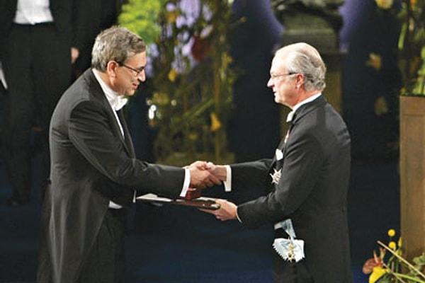 5- Orhan Pamuk'un Nobel Edebiyat Ödülünü kazanması