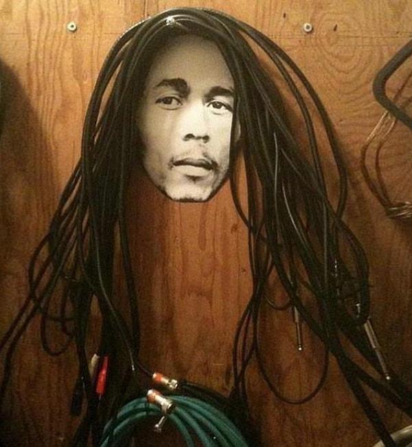 2.Bob Marley tarzıyla kablolarınızı toplayın