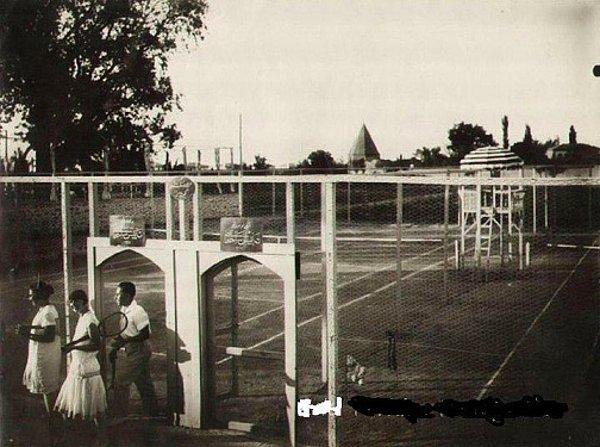 Bonus: 1940 Konya Tenis Kortu
