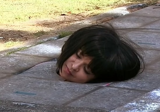 Yolda Gördüğünüz Manken Kafası Canlanırsa