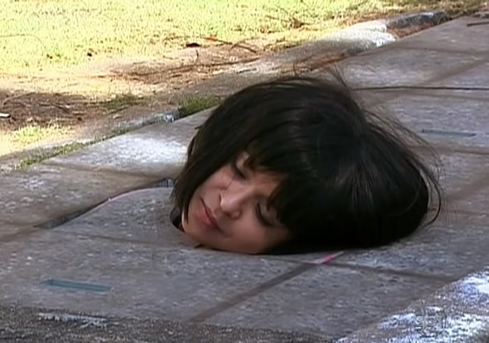 Yolda Gördüğünüz Manken Kafası Canlanırsa