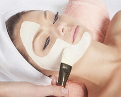 Sivilceli Ciltler İçin Doğal Maske