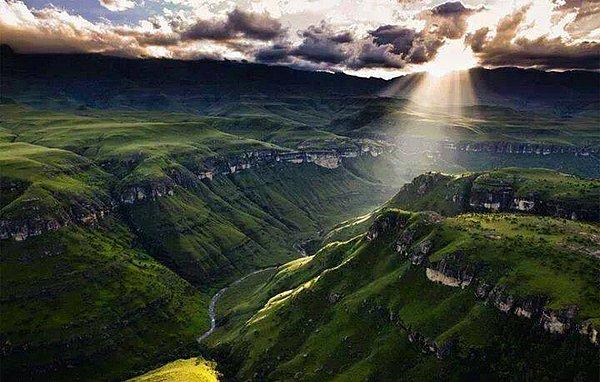 1.Ejderha Dağları-Güney Afrika