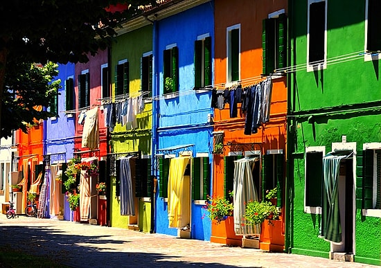 Gökkuşağının Tüm Renklerinin Buluştuğu Yer: Burano