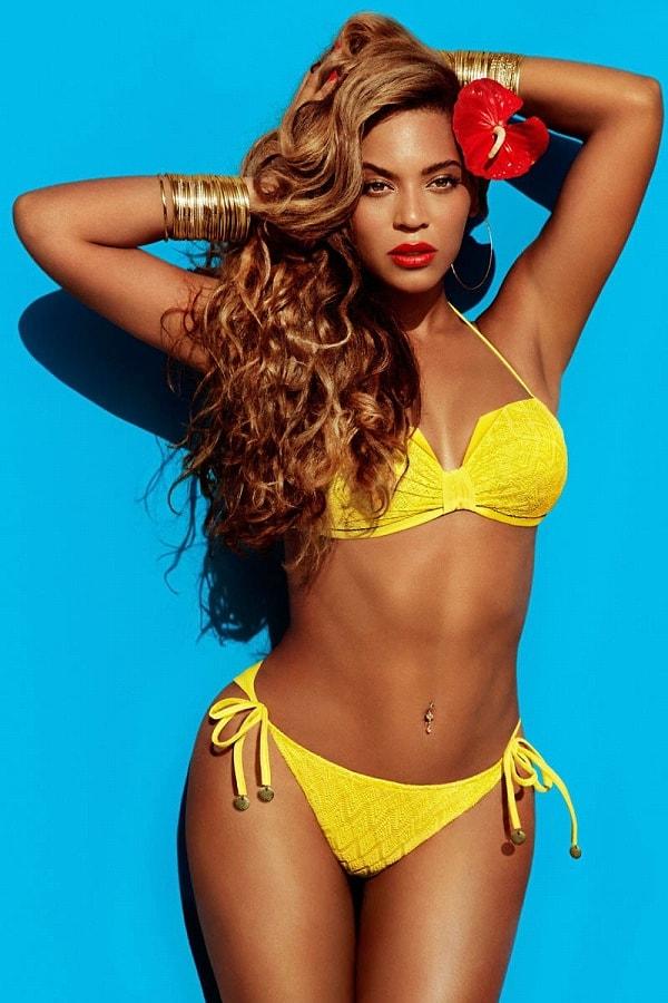 2013-Beyonce,Deniz kabuğu duruşlu bikini üstü modası