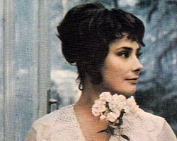 Anna Karenina Hayata Veda Etti