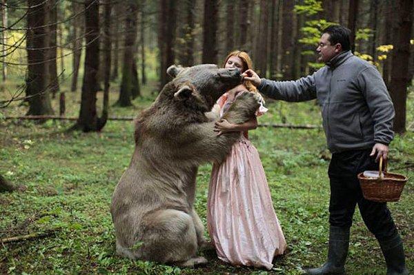 20. Rus fotoğrafçı Katerina Plotnikova bu ilginç fotoğrafı tehlikeli bir hayvanla çekerken