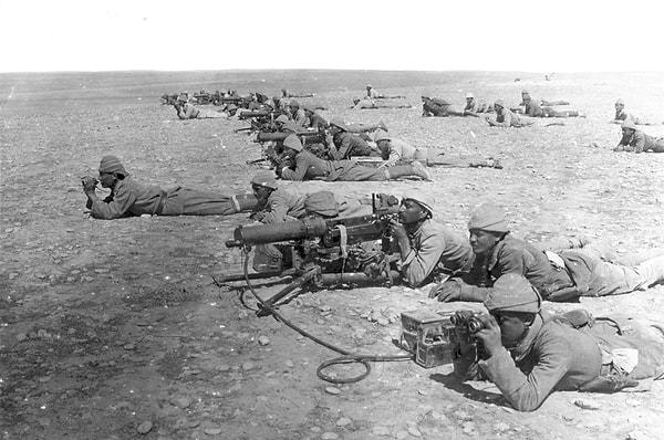 30. Osmanlı ordusuna ait Makineli Tüfek birliği