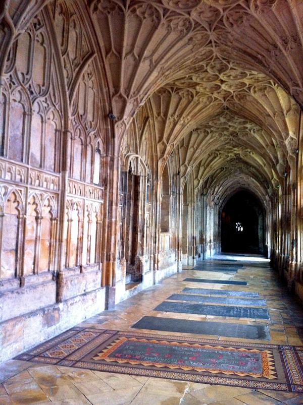 25. Gloucester Katedrali, İngiltere (Harry Potter filmlerinin çekildiği yer)
