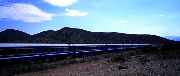 8. Güney Afrika'daki Cape Town ile Pretoria arası sefer yapan mavi tren "Tekerlekli 5 Yıldızlı Otel" olarak bilinir