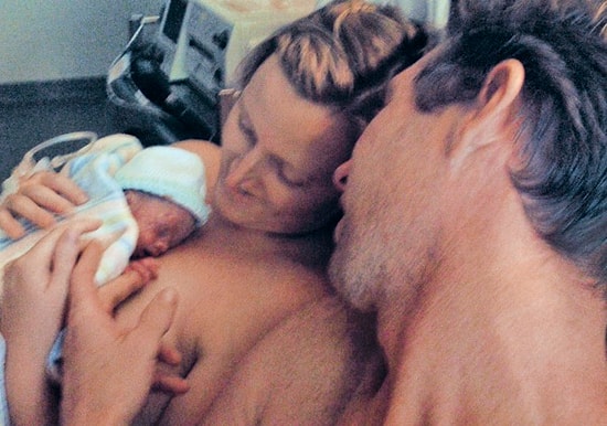 Ölü Doğan Bebeği Hayata Döndüren Anne Dokunuşunun İnanılmaz Hikayesi