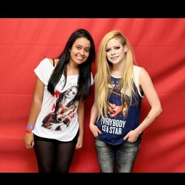 Avril tanışması.