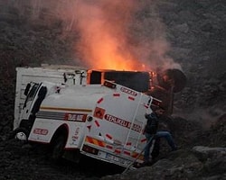 PKK Şantiye Basıp İş Makinalarını Yaktı
