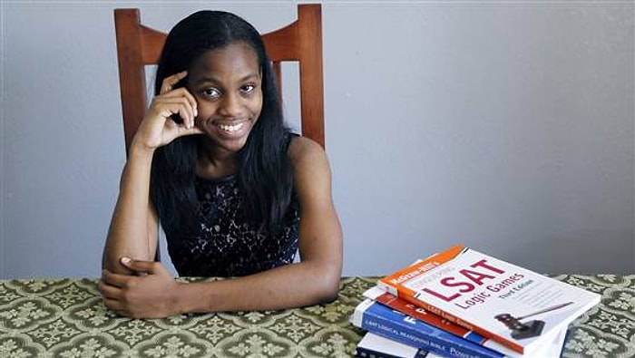 16 Yaşında Üniversite ve Liseyi Aynı Anda Bitiren Dahi Kız