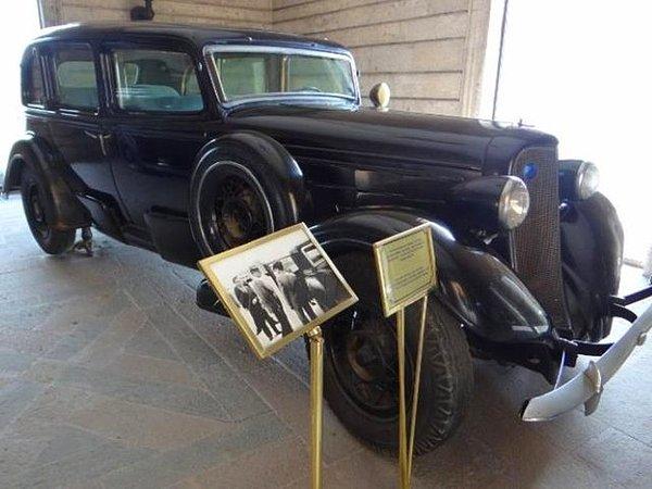 1934 model Lincoln Atatürk'ün makam otomobiliydi...