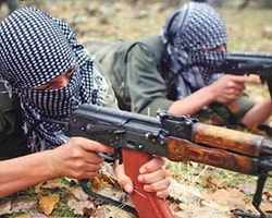 Hakkari'de Askeri Birliğe Taciz Ateşi: 1 Asker Yaralandı
