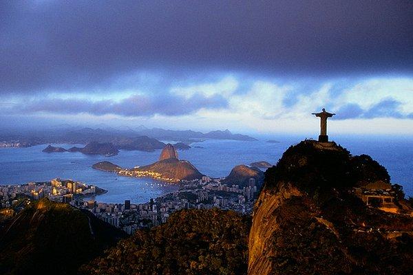 26. Rio de Janero Manzaralı Corcovado Dağı , Brezilya