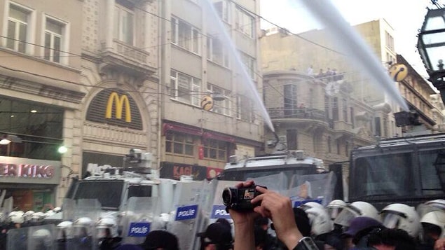 24. Polis gaz bombası ve TOMA haricinde bir eğitim almış olmalıydı