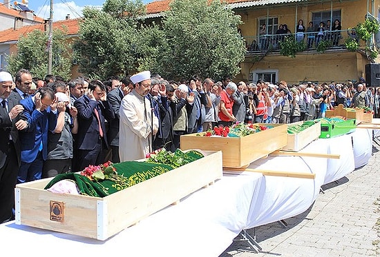 Maden İşçileri Son Yolculuklarına Uğurlanıyor