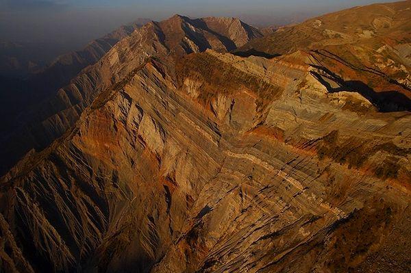 111. Nurek Gölü Yakınındaki Dağlar, Tacikistan