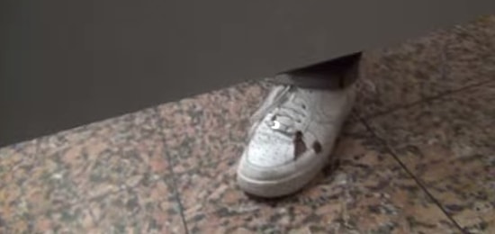 Tuvalette Mide Bulandıran Şaka