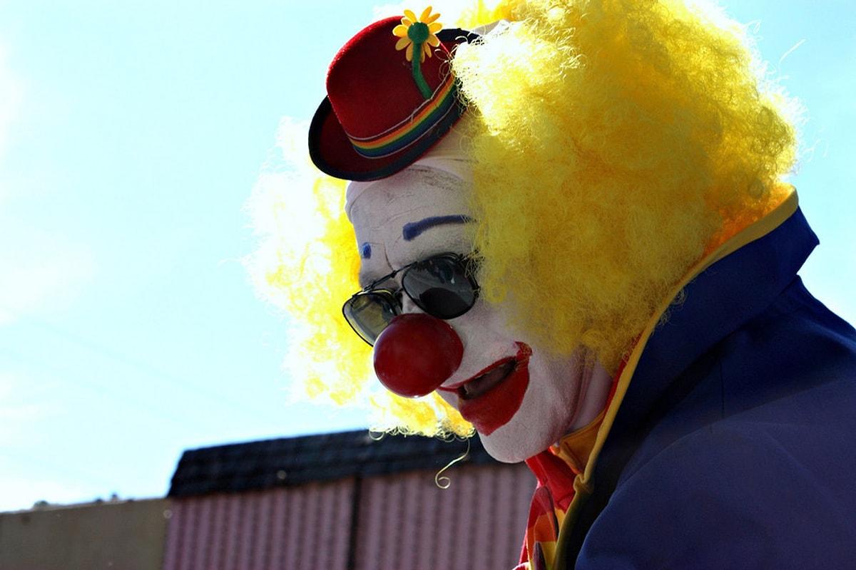 Клоуны кратко. Клоун а4 без маски. Фото клоуна. Смешной клоун. Ржачный клоун.