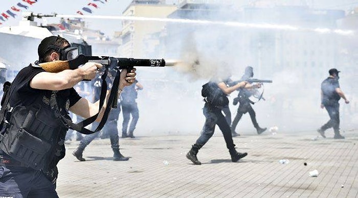 'Gaz Atmayın Evde Çocuğum Var' Diyen Kadına 'Yansın Çocuğun, Kör Olsun' Diyen Polis