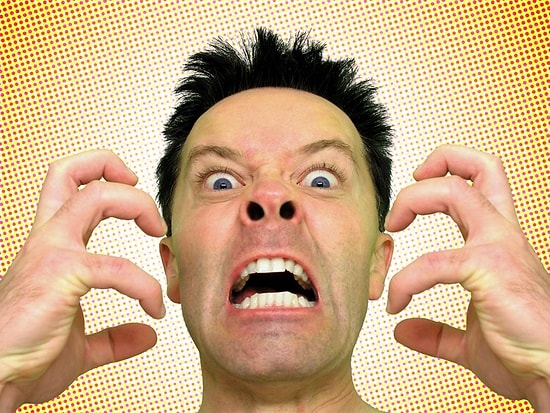 Ev Arkadaşınızın Sizi Çıldırtan 17 Affedilmez Hareketi