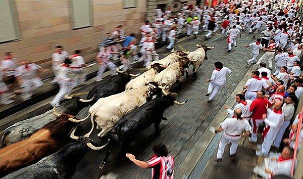 3. Bulls Running – Pamplona, İspanya