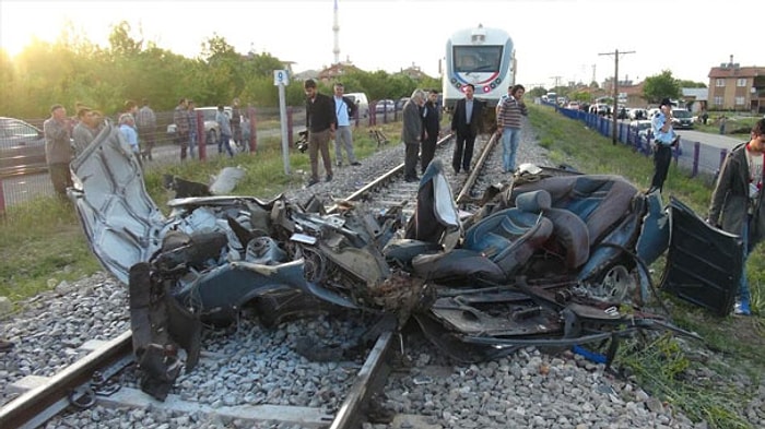 Konya'da Tren Faciası: 2 Ölü