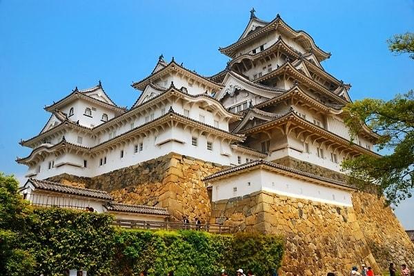 3. HİMEJİ KALESİ : Japonyanın Himeji kentinde yer alan ahşap kale 1333 yılında inşaa edilmiştir.