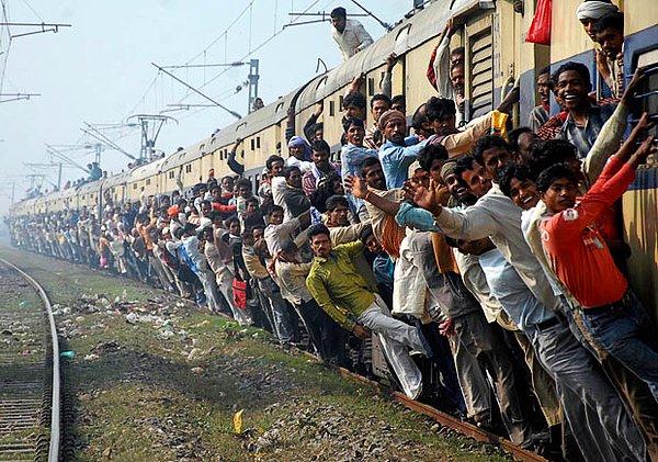 3. En kalabalık tren - Hindistan